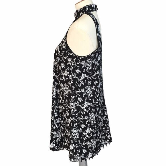 Altar'd State Black and White Floral Dress Size S - Picture 3 of 3